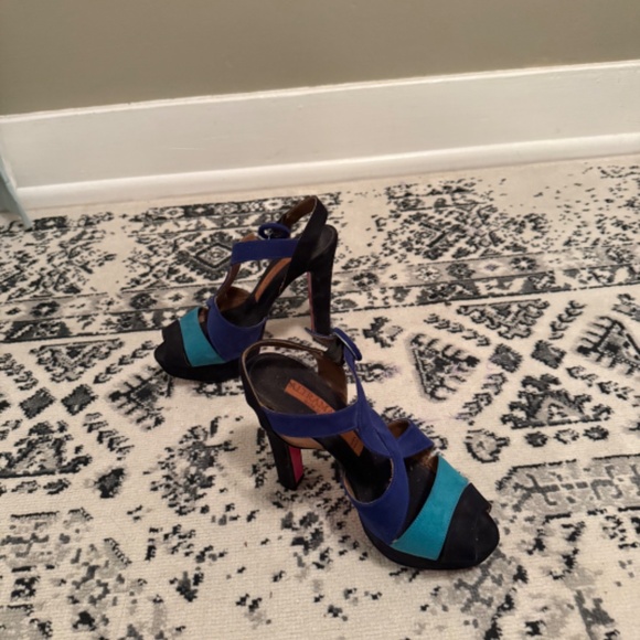 High heels - Picture 5 of 7